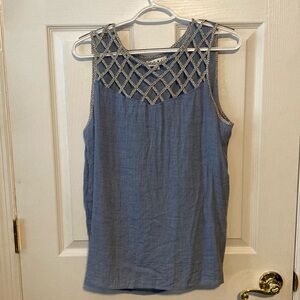 THMK women’s top in XL in blue with cute front design.